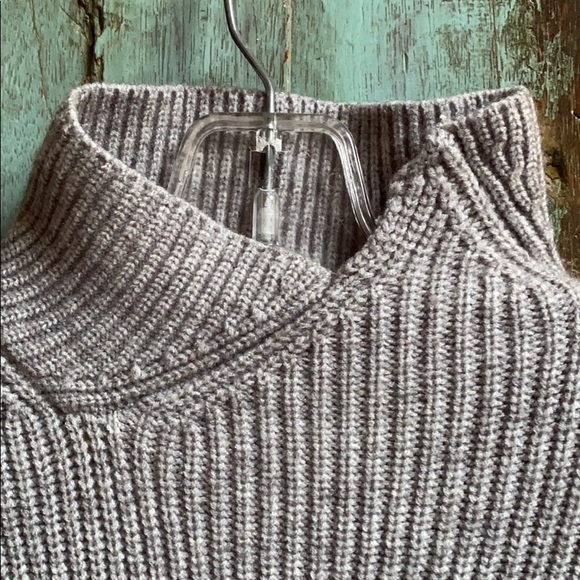 Cozy Oversized Tunic Sweater ❄️ - Picture 4 of 8